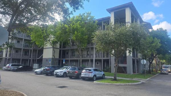 Riverside Villas At Coral Springs, 2851 Riverside Dr #308-N, Coral Springs, Florida 33065, image 1