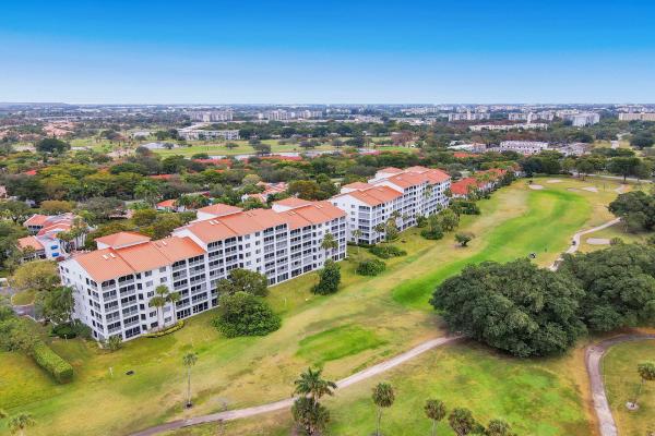 Vizcaya Towers At Palm-Aire, 4114 W Palm Aire Dr #141B, Pompano Beach, Florida 33069, image 2