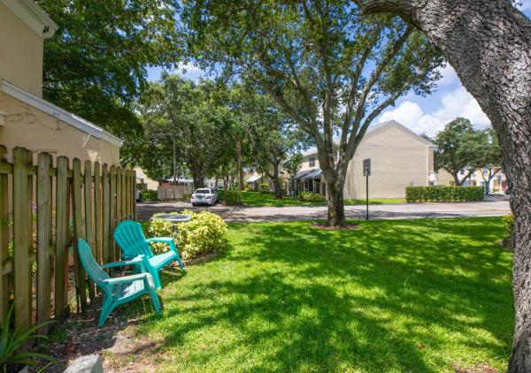 Crown Colony, 2900 Dorchester Ln, Cooper City, Florida 33026, image 1