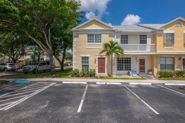 Crown Colony, 2900 Dorchester Ln, Cooper City, Florida 33026, image 2