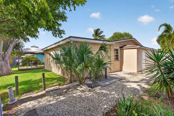 Cresthaven, 2750 NE 9th Ter, Pompano Beach, Florida 33064, image 1
