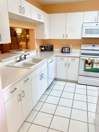 4735 Lucerne Lakes Blvd E #410, Lake Worth, Florida 33467, image 3