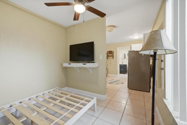Ro-Len Acres, 309 SW 7th Ct, Hallandale Beach, Florida 33009, image 2