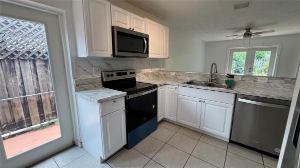 14332 SW 163rd St, Unincorporated Dade County, Florida 33177, image 1