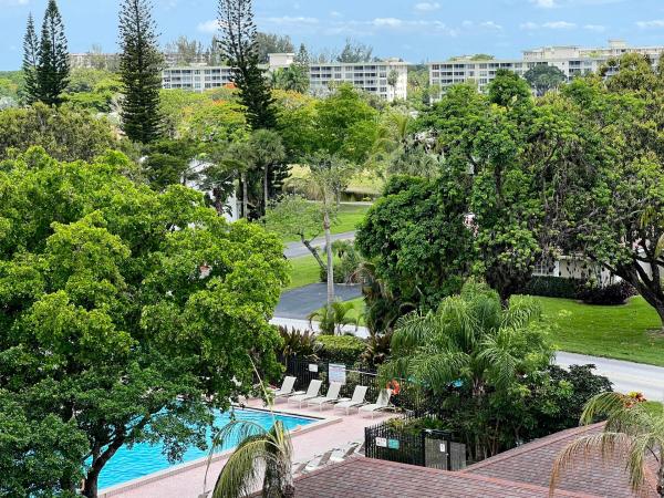 Palm-Aire Country Club 1, 3000 N Palm Aire Dr #603, Pompano Beach, Florida 33069, image 3