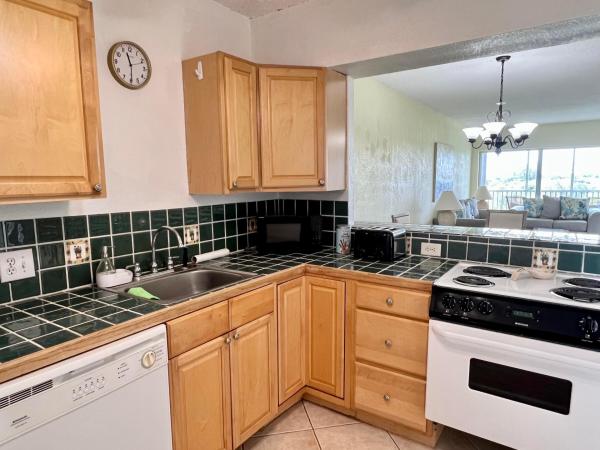 Palm-Aire Country Club 1, 3000 N Palm Aire Dr #603, Pompano Beach, Florida 33069, image 1