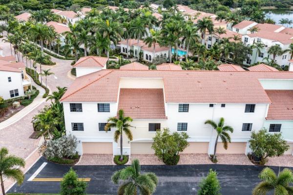 Centra Blue Lake Townhomes, 4886 NW 16th Ave, Boca Raton, Florida 33431, image 2
