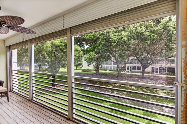 Lucaya Village, 2201 Lucaya Bnd #M2, Coconut Creek, Florida 33066, image 1