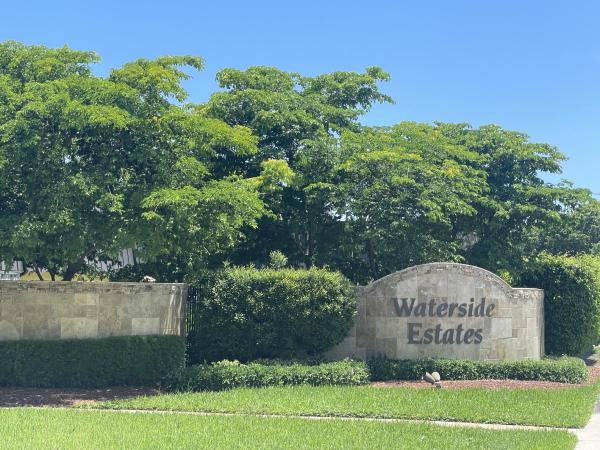 2457 Waterside Dr, Lake Worth, Florida 33461, image 2