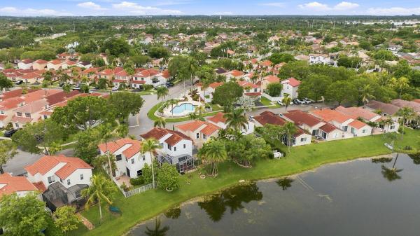 Misty Harbor At Silver Lakes, 1115 SW 180th Ter, Pembroke Pines, Florida 33029, image 2