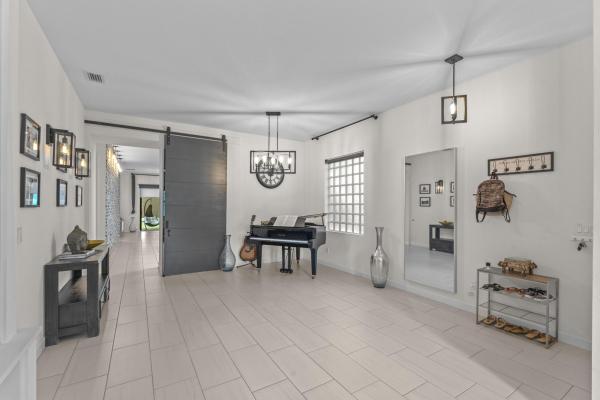 Kindred Cove, 4339 Buena Tara Dr, West Palm Beach, Florida 33413, image 2