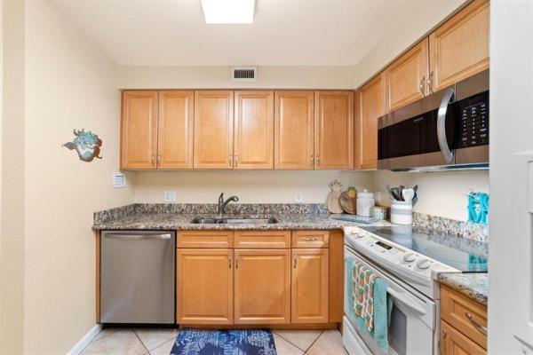 Boca View, 1000 Spanish River Rd #2P, Boca Raton, Florida 33432, image 1