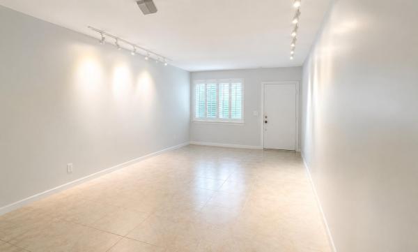 Gateway Arms, 1900 NE 8th Ct #204, Fort Lauderdale, Florida 33304, image 3