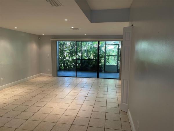 Sunblest Townhomes, 8843 Springtree Lakes Dr, Sunrise, Florida 33351, image 3