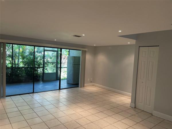 Sunblest Townhomes, 8843 Springtree Lakes Dr, Sunrise, Florida 33351, image 2