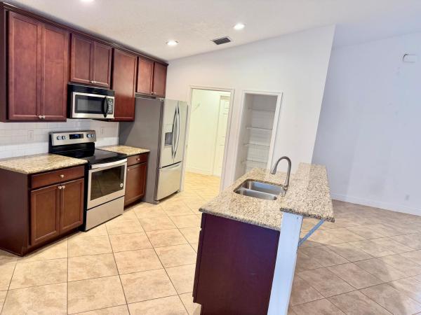 Morningside Palm Breezes Club, 9553 Sea Spray Dr, Fort Pierce, Florida 34945, image 2