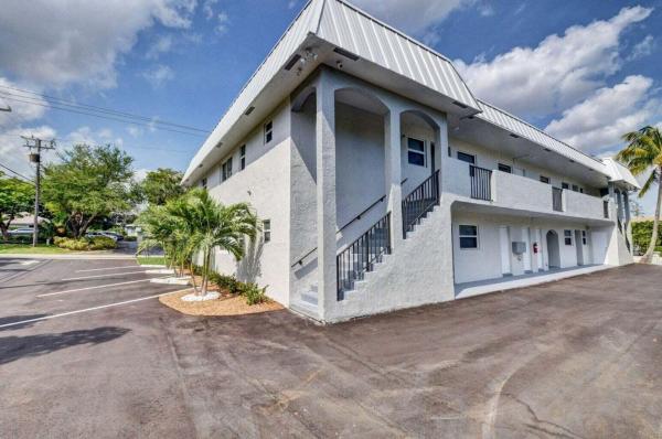 398 W Camino Real #1, Boca Raton, Florida 33432, image 3