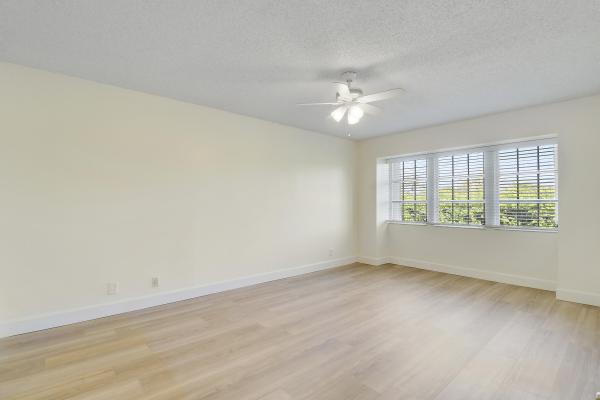 Winchester Courts, 4348 Hazel Ave #D, Palm Beach Gardens, Florida 33410, image 2