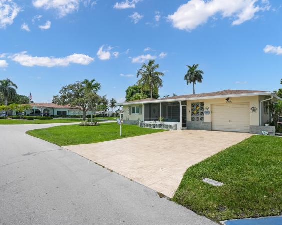 Mainlands Of Tamarac Lakes, 4701 NW 47th Ter, Tamarac, Florida 33319, image 2
