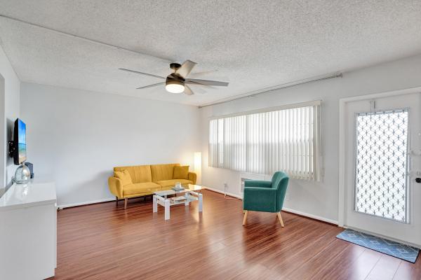 566 Fanshaw N, Boca Raton, Florida 33434, image 2