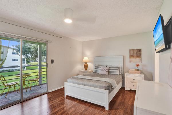 566 Fanshaw N, Boca Raton, Florida 33434, image 2