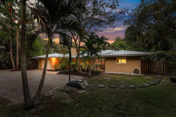 2130 SW 27th Ter, Fort Lauderdale, Florida 33312, image 2