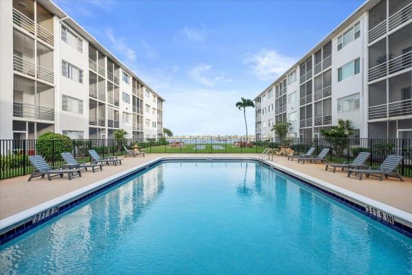 Regency Surf & Racquet Club, 4500 N Flagler Dr #D16, West Palm Beach, Florida 33407, image 3