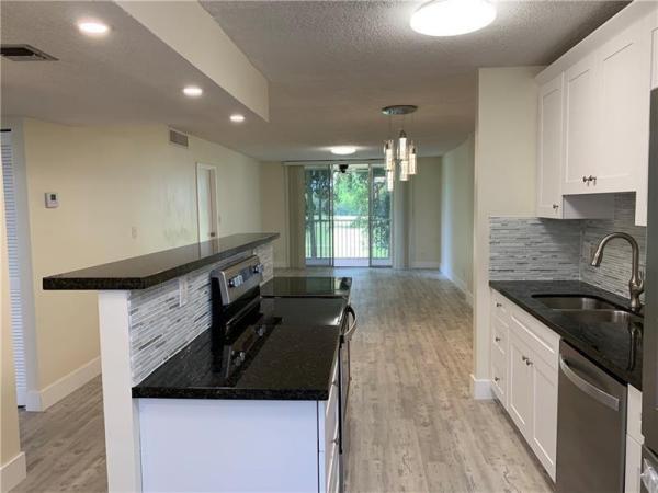Coronado At Jacaranda, 250 Jacaranda Dr #203, Plantation, Florida 33324, image 1