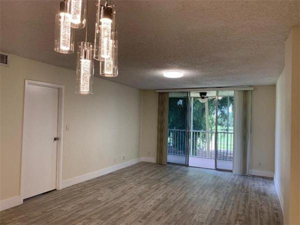 Coronado At Jacaranda, 250 Jacaranda Dr #203, Plantation, Florida 33324, image 2
