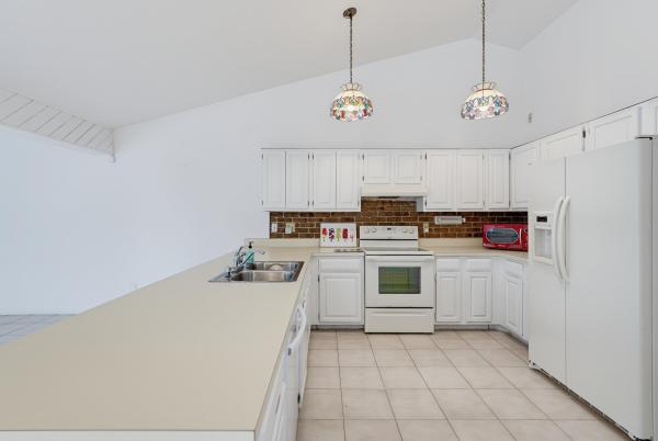 The Estates, 6846 Bianchini Cir, Boca Raton, Florida 33433, image 3