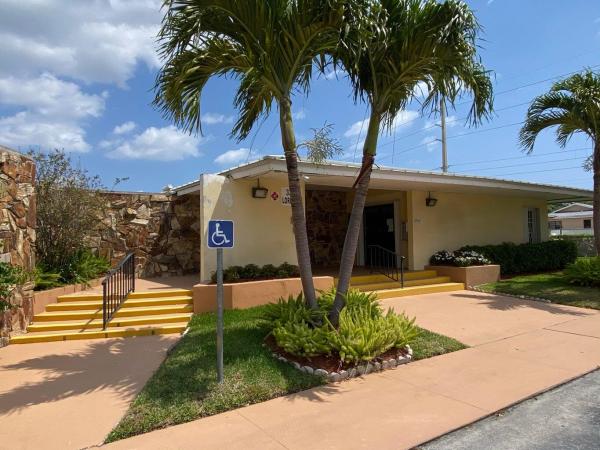Pine Point Villas, 200 Bayview Ave #B, Boynton Beach, Florida 33435, image 3