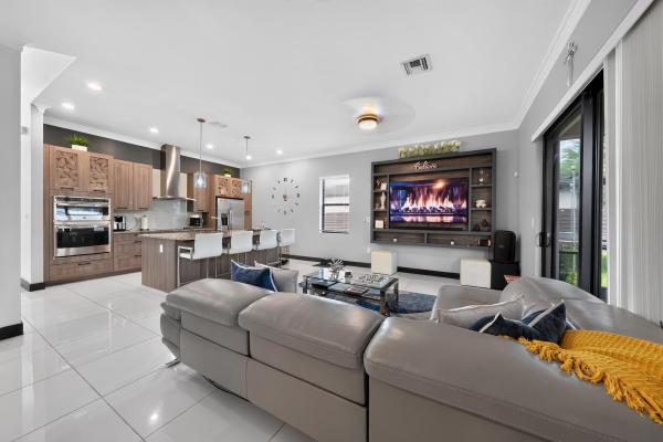 Satori, 9023 NW 161st Ter, Miami Lakes, Florida 33018, image 2