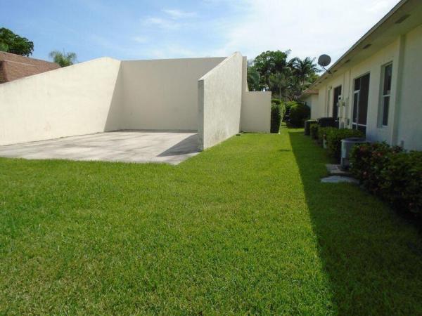 Sturbridge Village, 11937 Sturbridge Ln, Wellington, Florida 33414, image 2