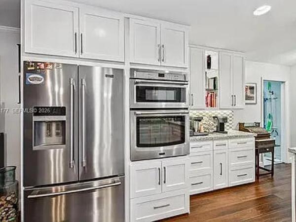 Middle River Manor, 2125 NE 17th Ter, Wilton Manors, Florida 33305, image 1