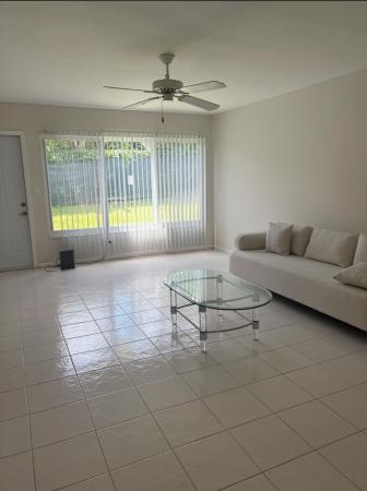 Town Villas At Moon Lake, 9110 Fairbanks Ln #4, Boca Raton, Florida 33496, image 2