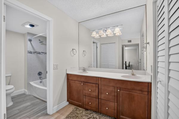 Fairways Of Boca Lago, 21211 Lago Cir #C, Boca Raton, Florida 33433, image 2