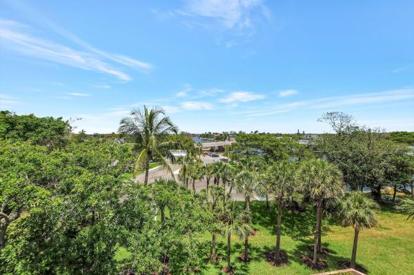 Mizner Court, 100 SE 5th Ave #PH-4, Boca Raton, Florida 33432, image 2