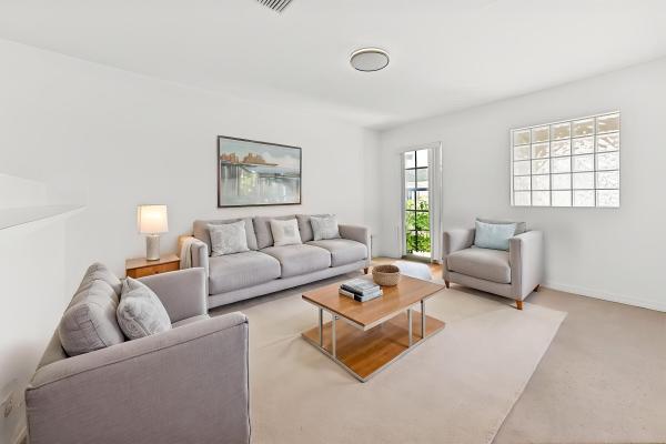 Pine Hollow Estates, 4268 Pine Hollow Cir, Greenacres, Florida 33463, image 2