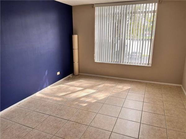 International Village At Inverrary, 3690 Inverrary Dr #2C, Lauderhill, Florida 33319, image 3