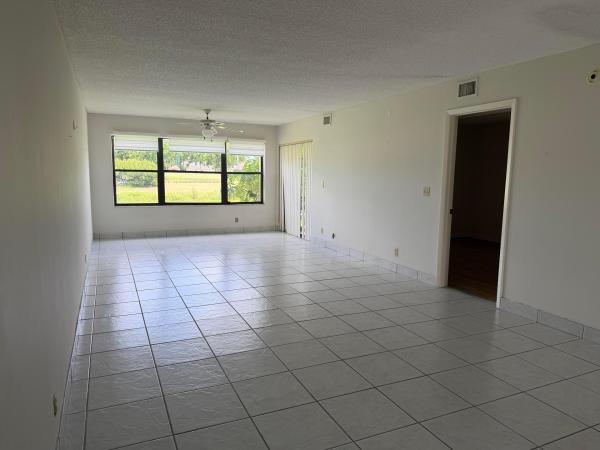 4692 Lucerne Lakes Blvd E #106, Lake Worth, Florida 33467, image 2