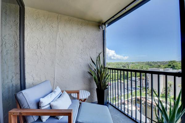 Boca Bayou, 17 Royal Palm Way #6030, Boca Raton, Florida 33432, image 2