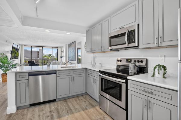Boca Bayou, 4 Royal Palm Way #4030, Boca Raton, Florida 33432, image 2