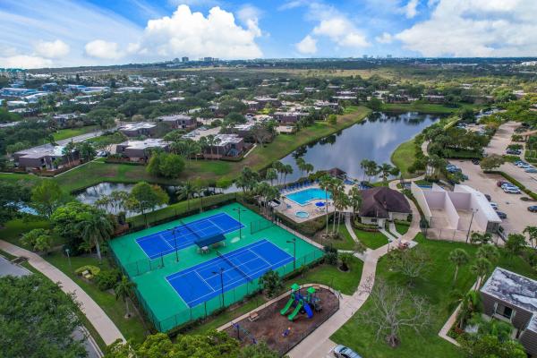 The Lakes At The Bluffs, 1916 19th Ct, Jupiter, Florida 33477, image 2