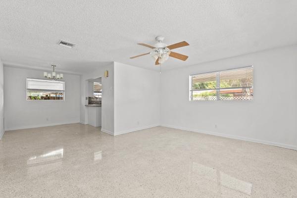 Lakeview Manors, 211 Sunrise Ave #5, Lantana, Florida 33462, image 2