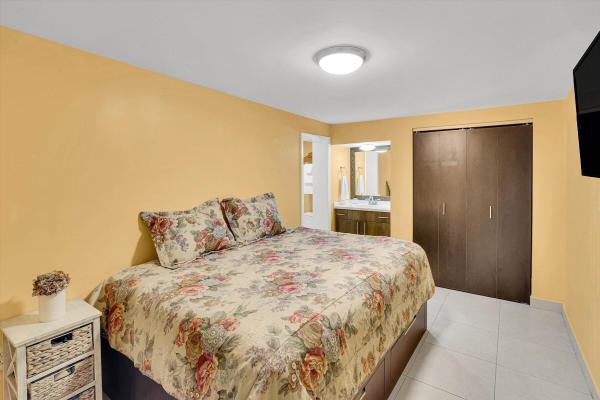 Sunkist Grove, 1670 NW 121st St, North Miami, Florida 33167, image 1