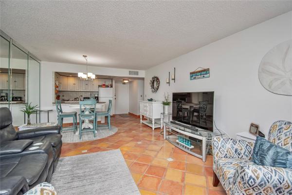 Le Chateau Royal, 3540 S Ocean Blvd #303, Palm Beach, Florida 33480, image 3