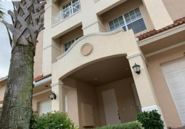 Cielo Townhomes, 5021 Vine Cliff Way W, Palm Beach Gardens, Florida 33418, image 1
