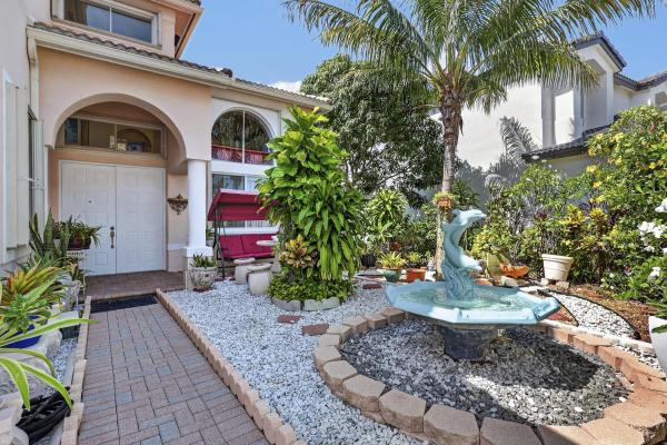 Bella Terra, 120 Isola Cir, Royal Palm Beach, Florida 33411, image 2