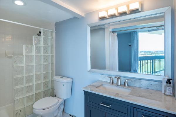Lincoln Tower, 2400 Presidential Way #PH-6, West Palm Beach, Florida 33401, image 2