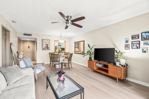 Cypress At Las Verdes, 5370 Las Verdes Cir #209, Delray Beach, Florida 33484, image 1
